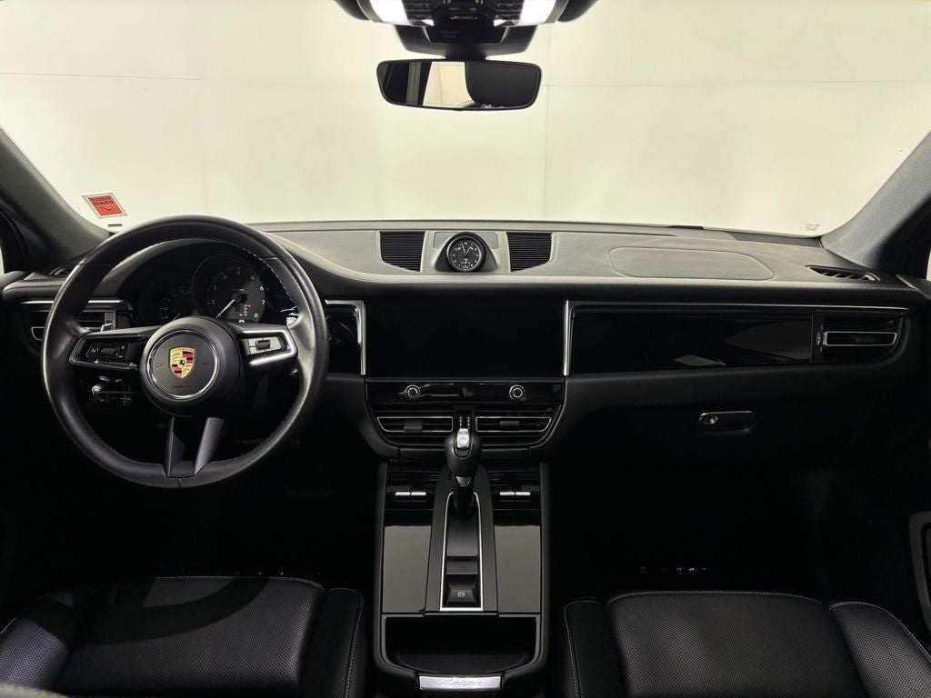 2023 Porsche Macan Base