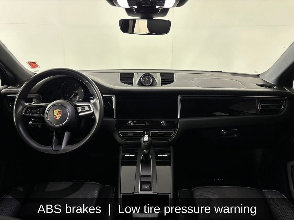 2023 Porsche Macan Base