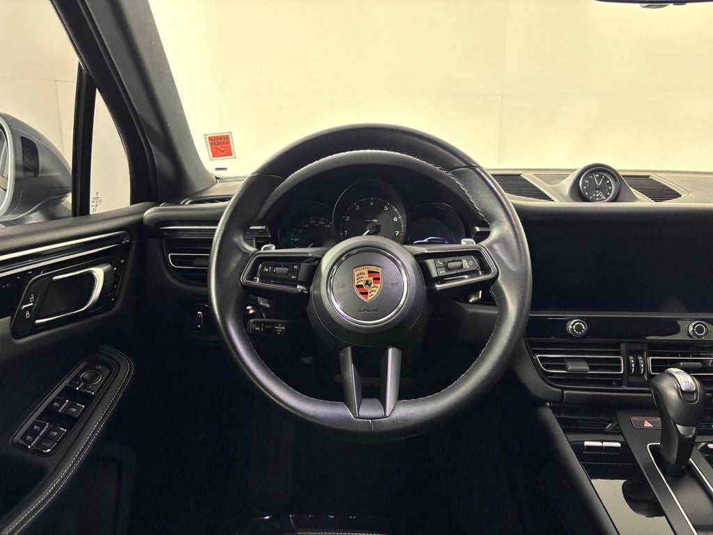 2023 Porsche Macan Base