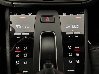 2023 Porsche Macan Base