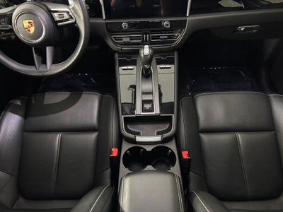 2023 Porsche Macan Base