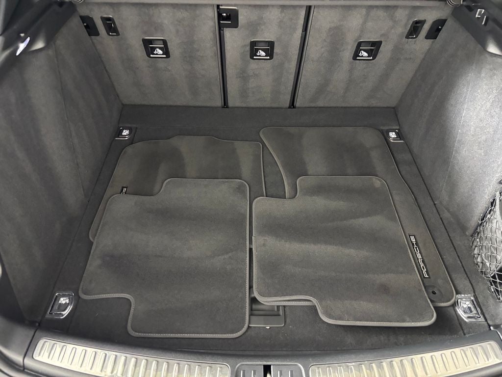 2023 Porsche Macan Base
