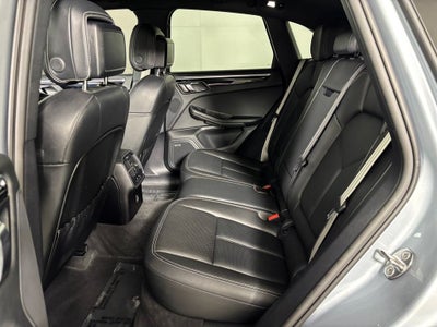 2023 Porsche Macan Base