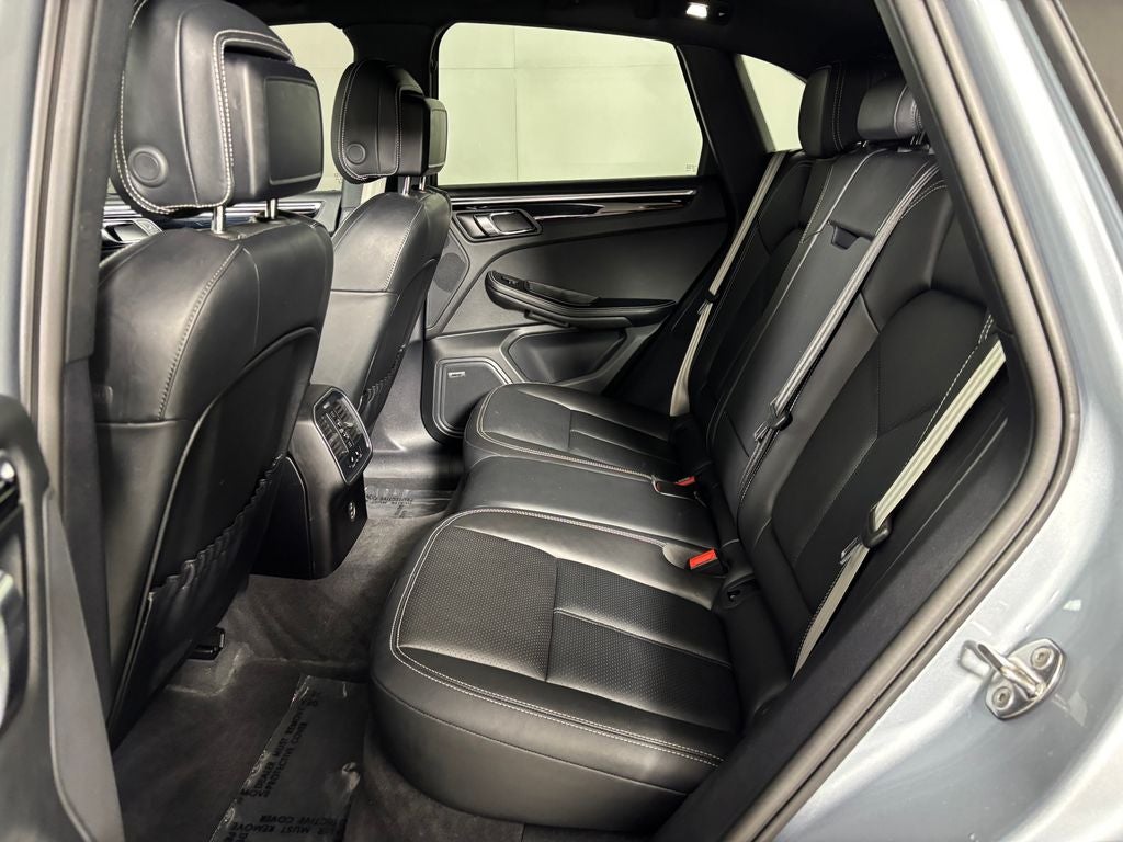 2023 Porsche Macan Base