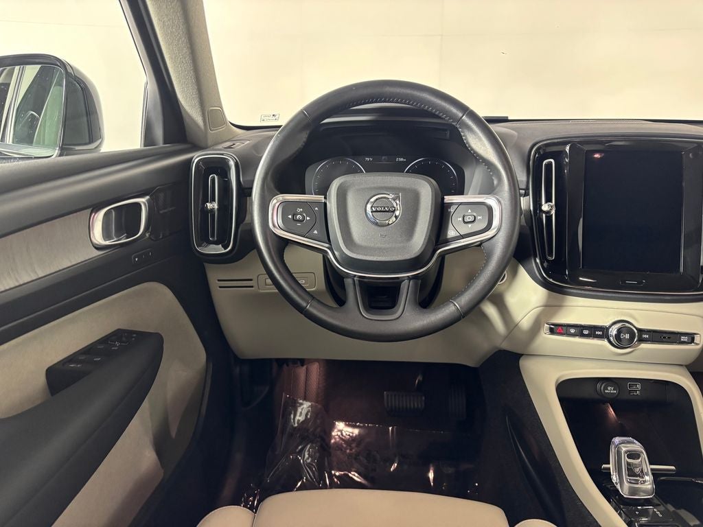 2021 Volvo XC40 T5 Inscription