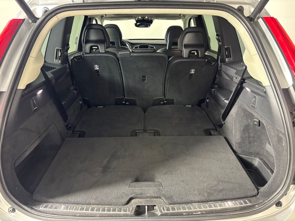 2022 Volvo XC90 Recharge Plug-In Hybrid T8 Inscription Expression 7 Passenger
