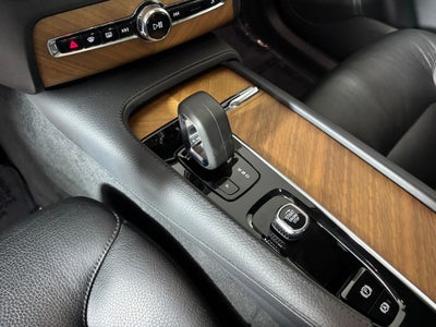 2022 Volvo XC90 Recharge Plug-In Hybrid T8 Inscription Expression 7 Passenger